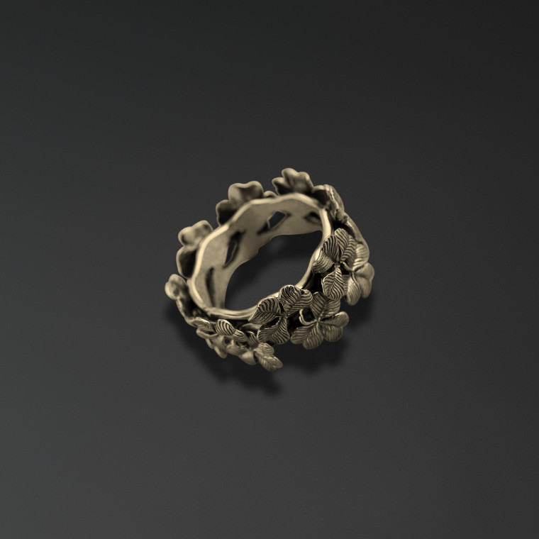 Clover ring