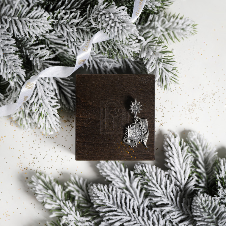 Christmas Snowflake Star with an Image of the Holy Family