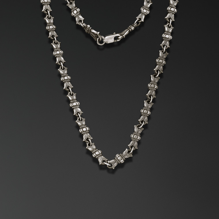 “White Field Lily” Chain