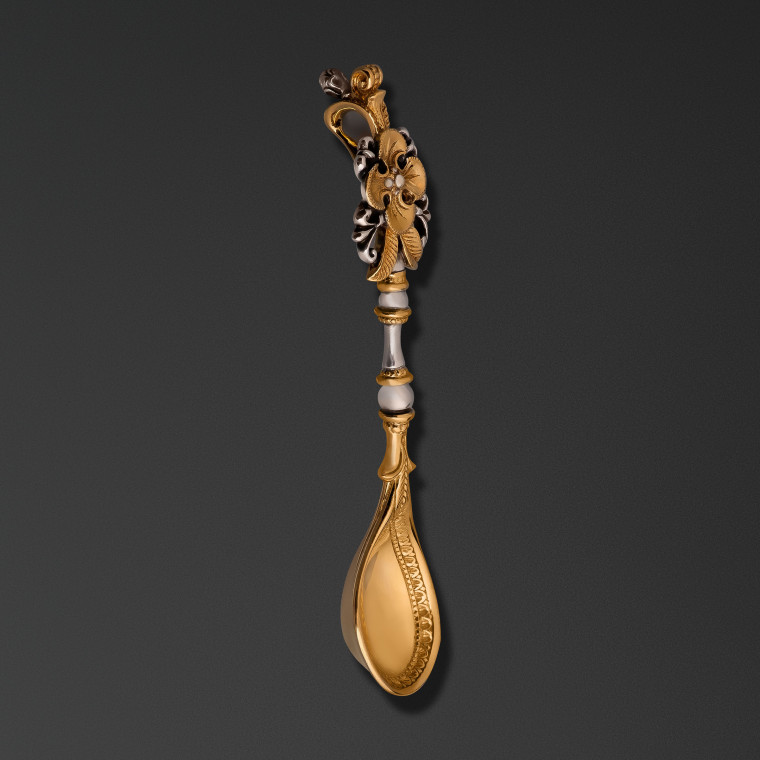 Spoon with finial 