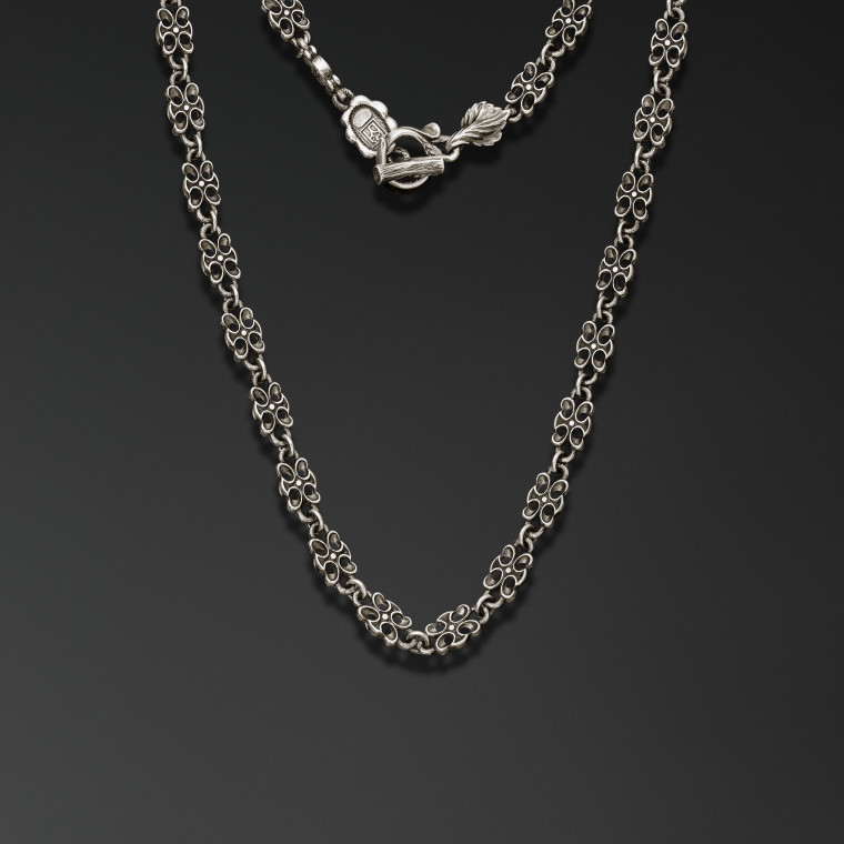 “Quatrefoil” Chain